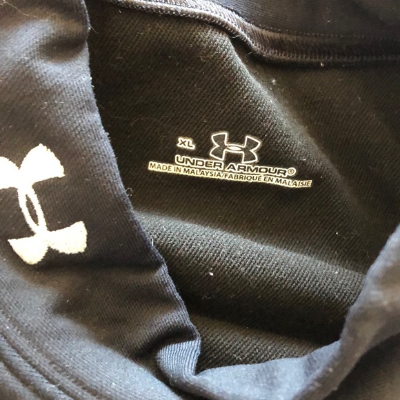 Long-Sleeved Under Armor Top - Picture 4 of 4